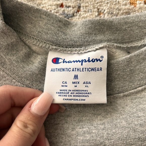 Florida gators champion crewneck sweater. - Picture 3 of 3